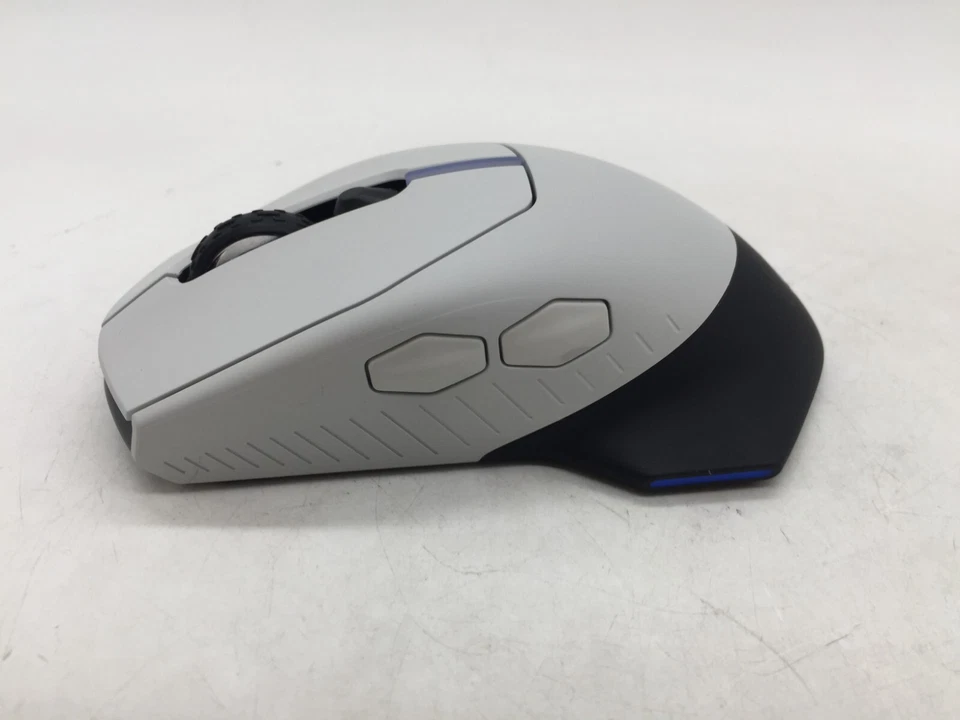 Alienware Wired/Wireless Gaming Mouse White AW610M NO USB receiver FREE S/H - Image 2 of 4