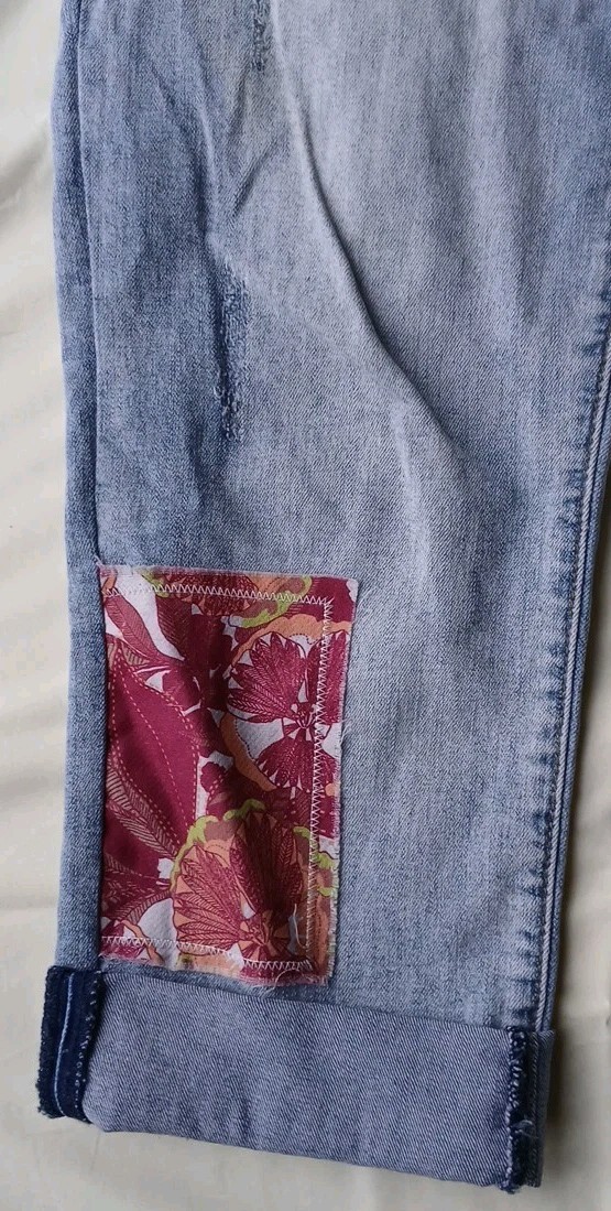 Soft  Surrounding patchwork jeans with stretch si… - image 2