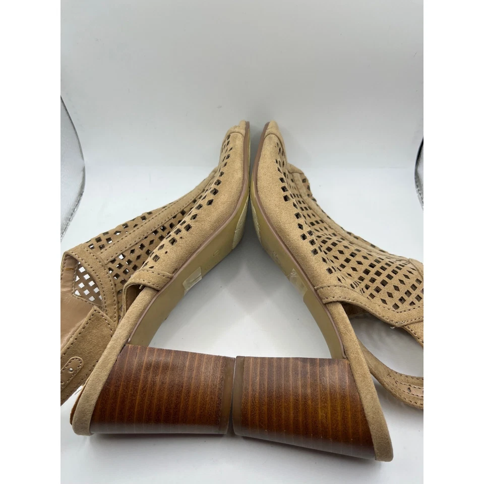 Unisa 女式棕褐色麂皮绒穿孔露趾露跟凉鞋 8M 码 — 第 3/4 张图片