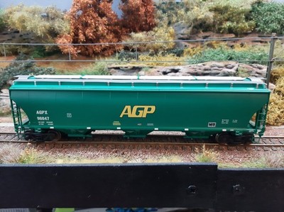 Athearn RTR, Covered Hopper ''AGPX 96047'', gebraucht, gealtert, OVP