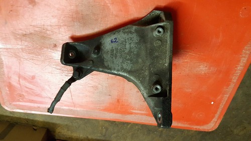 VW Passat 3B Audi A4 B5 8D Halter 1.6 74 KW Motorlager Motorhalter 6D0199308M