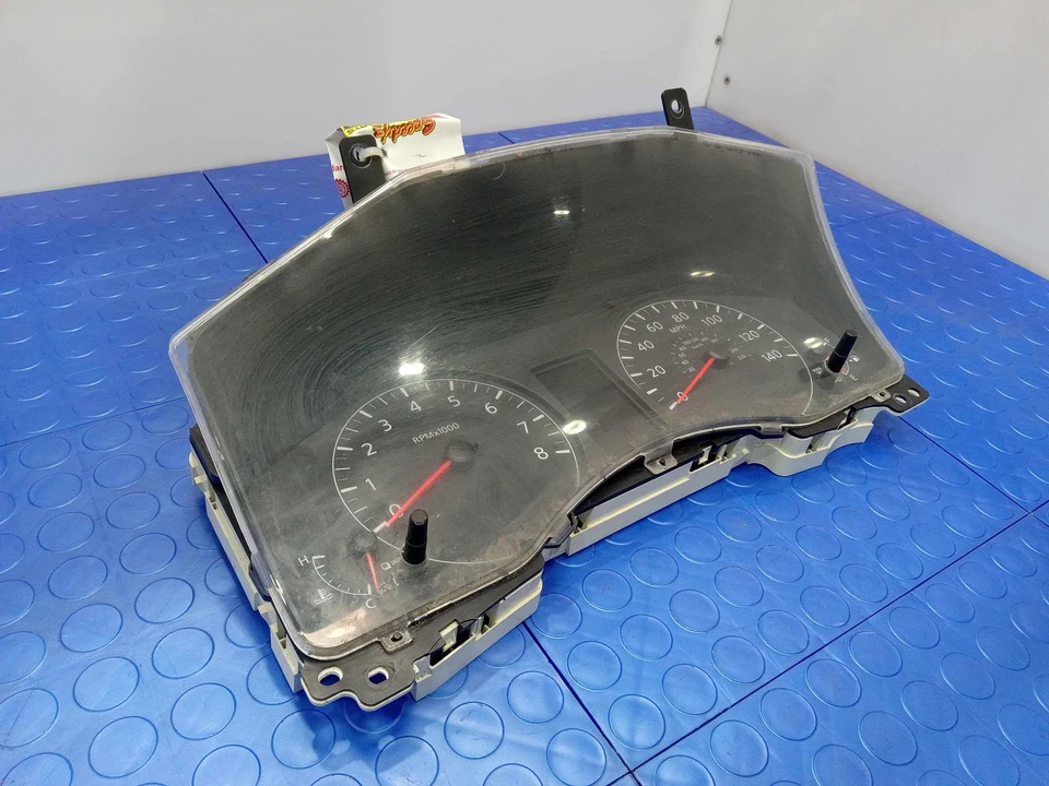 Velocímetro de cuadro de instrumentos 12 Nissan NV1500 NV2500 NV3500 295 K OEM Foto 4 de 4