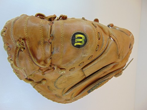 Wilson the A2403 Catchers Mitt RHT - Picture 7 of 9