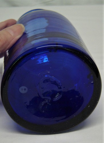 Vtg. Art Glass Cobalt Blue Hand Blown Vase 6.50" tall - Picture 6 of 6