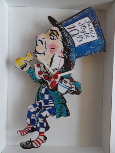 ALICE IN WONDERLAND WALL CLOCK.NEW & BOXED.8 DESIGNS TO CHOOSE FROM.MADE IN UK. - Picture 7 of 10