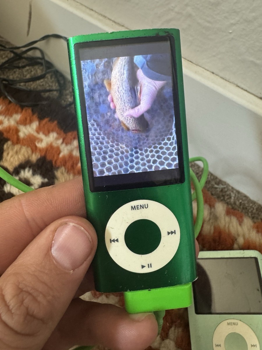 Apple iPod Nano 5th Gen with Camera 8GB Green Working Tested