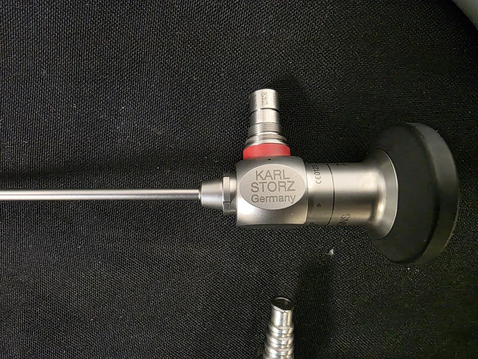 Juego de artroscopia articulada pequeña K. Storz 4x30° con bandeja Foto 3 de 4