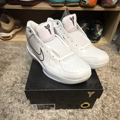 Nike Zoom Kobe 4 Protro Milwaukee Bucks Low Top Basketball Sneaker