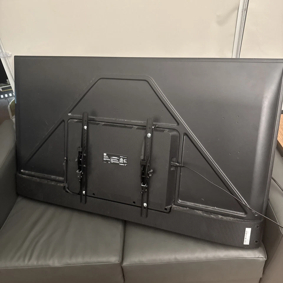 TV TCL, 68 pulgadas, negro Foto 4 de 4