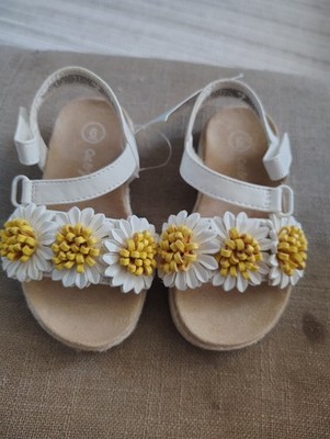 Cat And Jack Size 6 White Sandals With Yellow Flowers, New With Tags