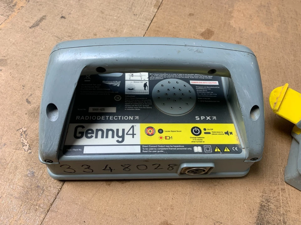 RADIODETECTION GENNY 4+ SCANNER/CABLE AVOIDANCE DETECTOR UNTESTED SPARES/REPAIR! - Image 2 of 3