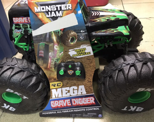 Monster Jam Official Mega Grave Digger 