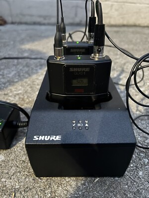 2x Shure QLXD1 Digital Bodypack Transmitter, G50 Band With 2-Bay Charger SCB200