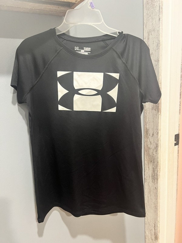 Girls Black Under Armour T Shirt Size Large