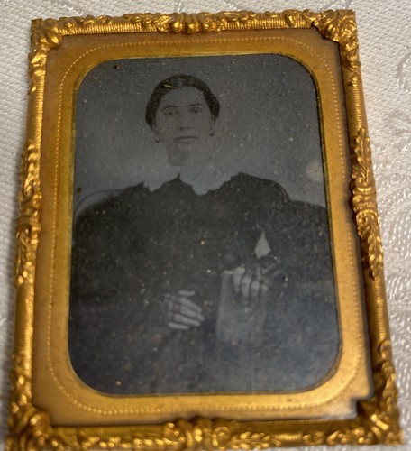 Antique Ambrotype Photo Civil War Era? Woman W/ Book & Gloves In Case 3”x 2.25” - Picture 7 of 12