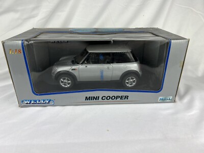 Welly 1/18 Mini Cooper SILVER DIECAST CAR /DAMAGED PLEASE READ