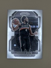 2021-22 Panini Prizm NBA - Derrick White #19 - Spurs - Base