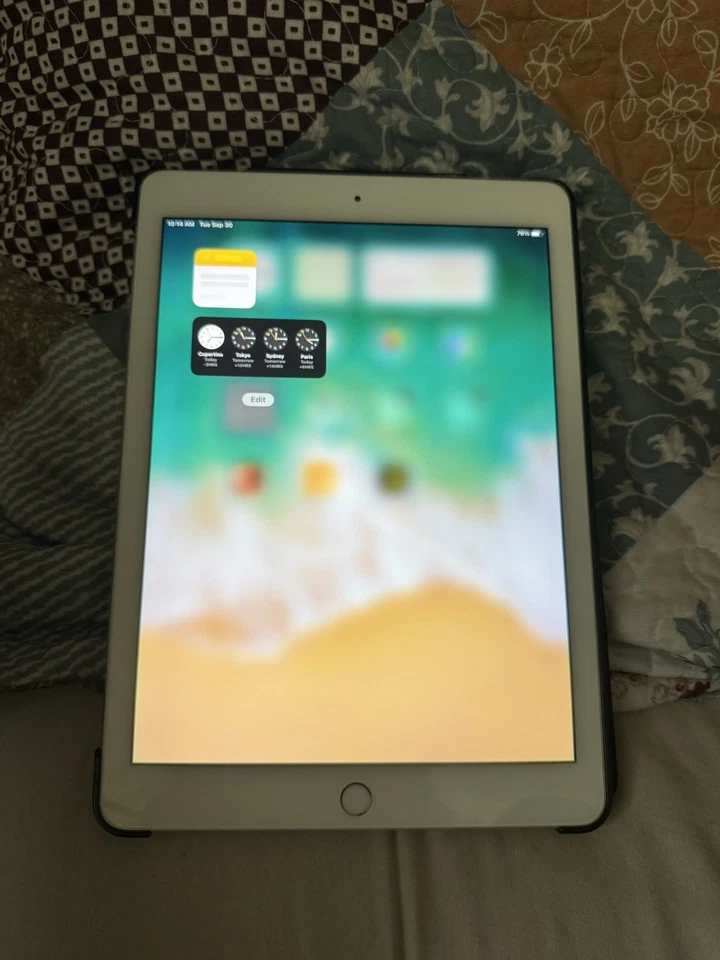 Apple iPad Pro 9.7 inch screen in good working condition - Image 2 of 4