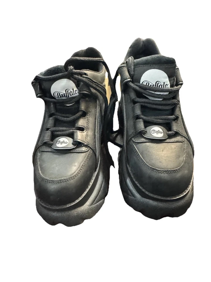 Zapatillas Buffalo London clásicas de plataforma baja en cuero negro Foto 3 de 4