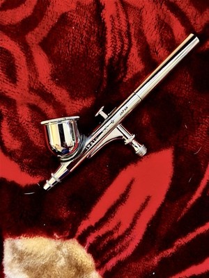 Vintage Iwata HP-C Airbrush Gun