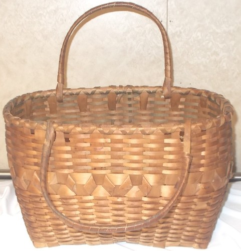 Vintage Medium Sized Oval Shaped Woven Basket Decor With Handles 0011010 - Picture 5 of 12