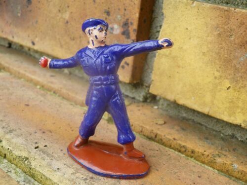 Figurine Publicitaire Vintage Bonux - Soldat Parachutiste Au Combat Avec Mitraillette