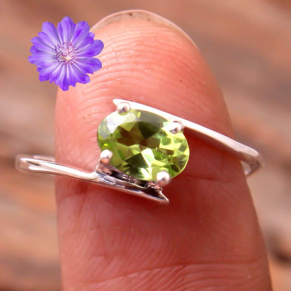 Peridot Gemstone 925 Sterling Silver Ring Handmade Jewelry Ring For Gift - Image 2 of 2