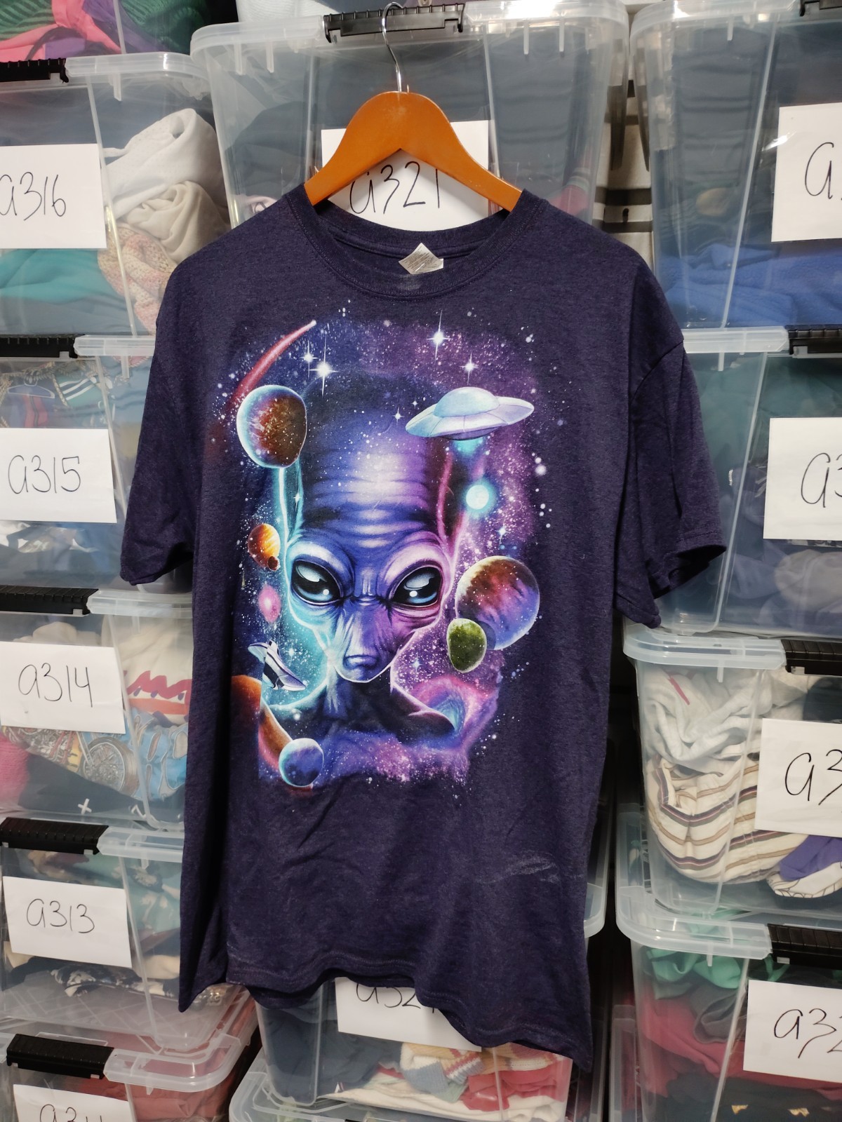 Alien Space Galaxy Cosmo Shirt Size Large Fair Purple Scuffs Fair A13