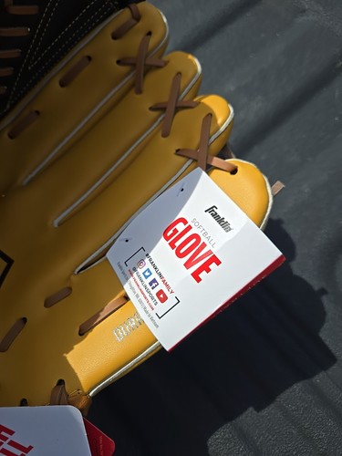 Franklin Softball Glove Right - Handed Throwing 22601-P2T12 - Picture 6 of 8