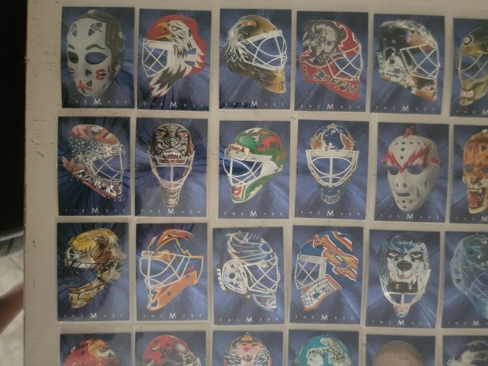 2001-02 In The Game BAP Between The Pipes Hockey "The Mask" Juego de 40 tarjetas insertadas Foto 4 de 4