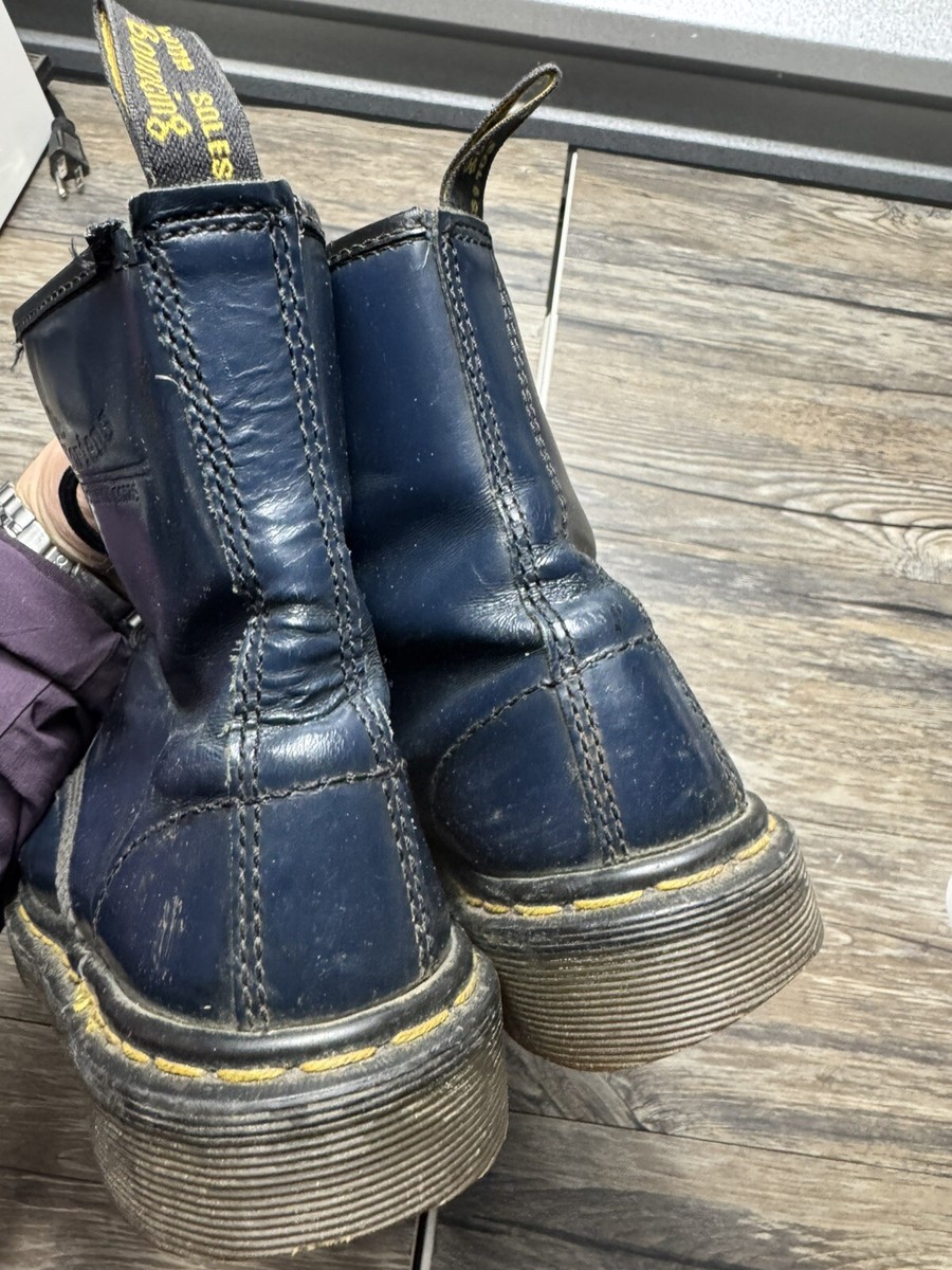 Doc Martens Leather Women's size 7 ? England Blue Bouncing