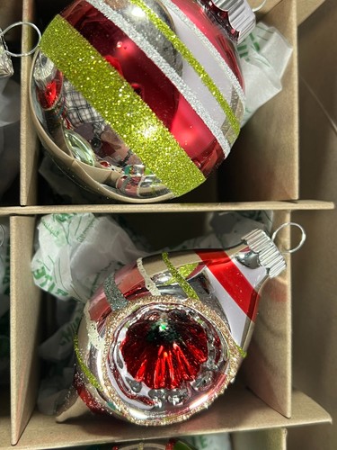 Radko Shiny Brite Weihnachtsschmuck 9er Set Glocken Einzüge Kugeln 2023 MAX7943 - Bild 2 von 8