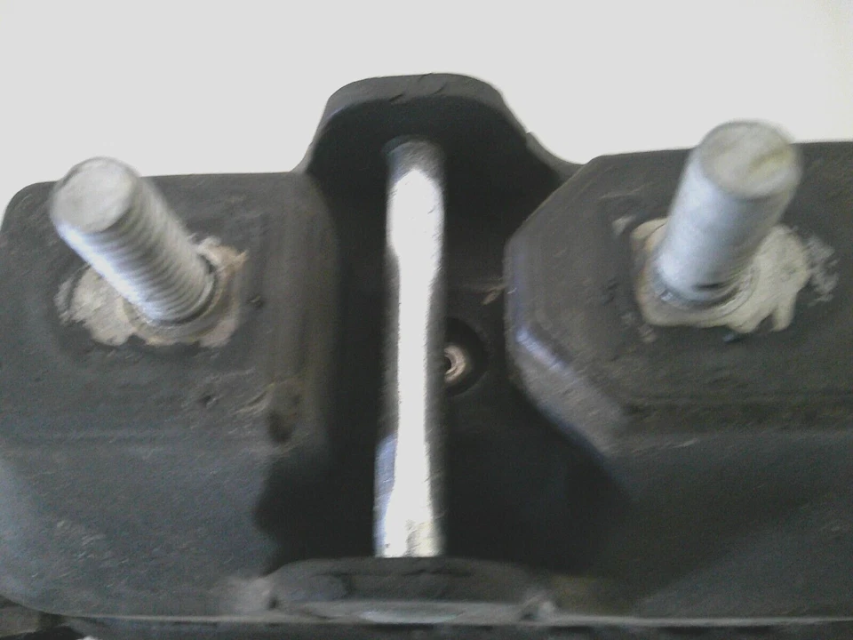 OEM GM NOS 10448575 Eng Mount 1990-2005 Chevrolet Pontiac Oldsmobile Buick - Изображение 4 из 4