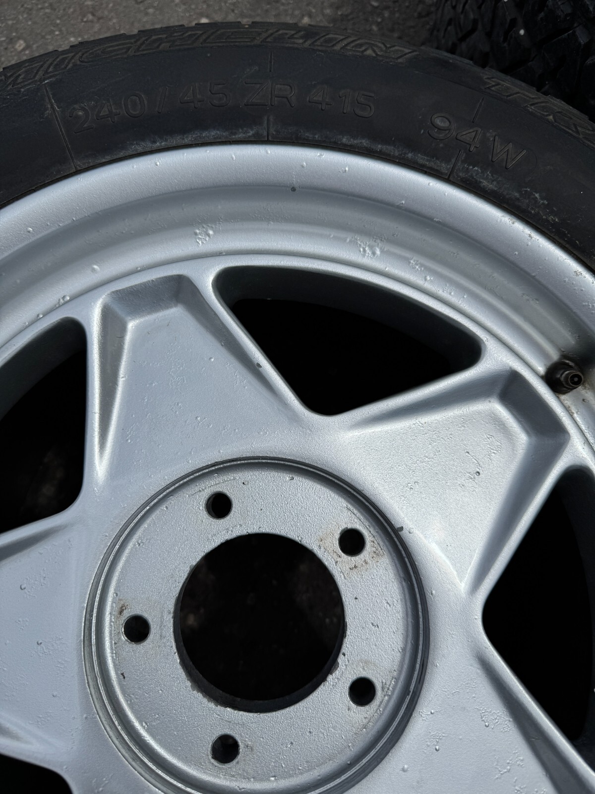 Ferrari Testarossa Center Lock Wheels 280/45, 240/45, 55,70 OEM 1985 