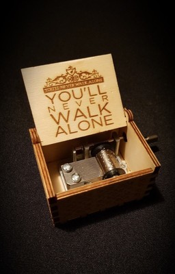 You will never walk alone Spieluhr aus Holz - Personalisierbar
