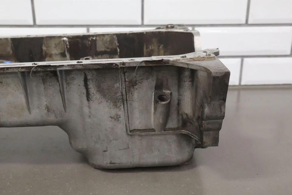 Cacerola de aceite de aluminio 94-99 Mazda Miata NB OEM con tubo de recogida Foto 3 de 4