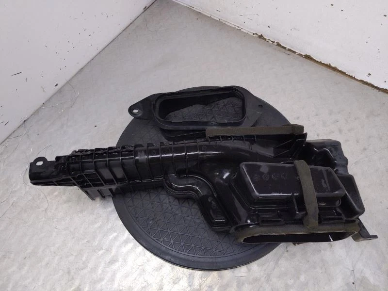 Infiniti QX56 QX80 2011-2019 caja de aire conducto de admisión tubo respirador Foto 3 de 4