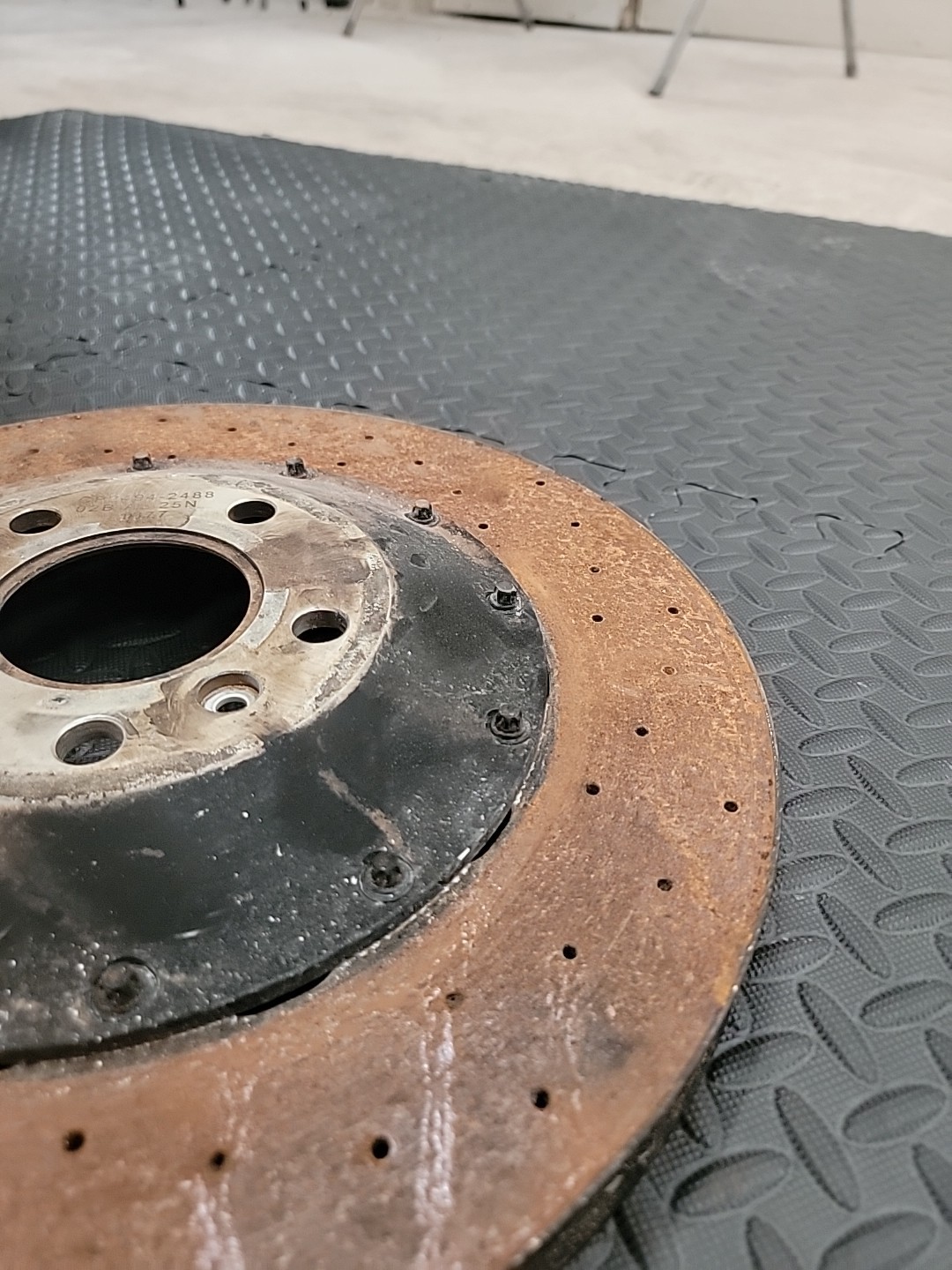 2017 MCLAREN 570gt FRONT LEFT BRAKE DISC ROTOR STEEL DRILLED CP2494-2488