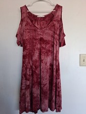 Plus 2X dark pink tie dye dress by Jollie Lovin. Soft feel & streches. Excellent