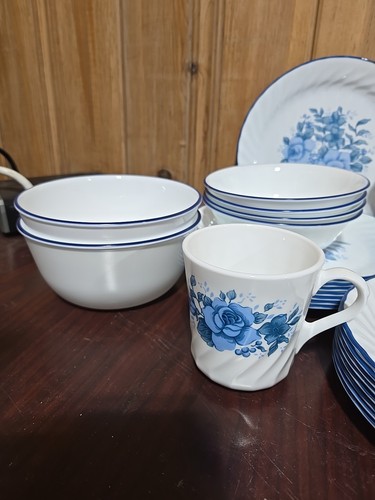 Vintage 28pc Corelle Dinnerware Set Service for 8 + Platter Blue Velvet Rose EUC - Picture 3 of 7