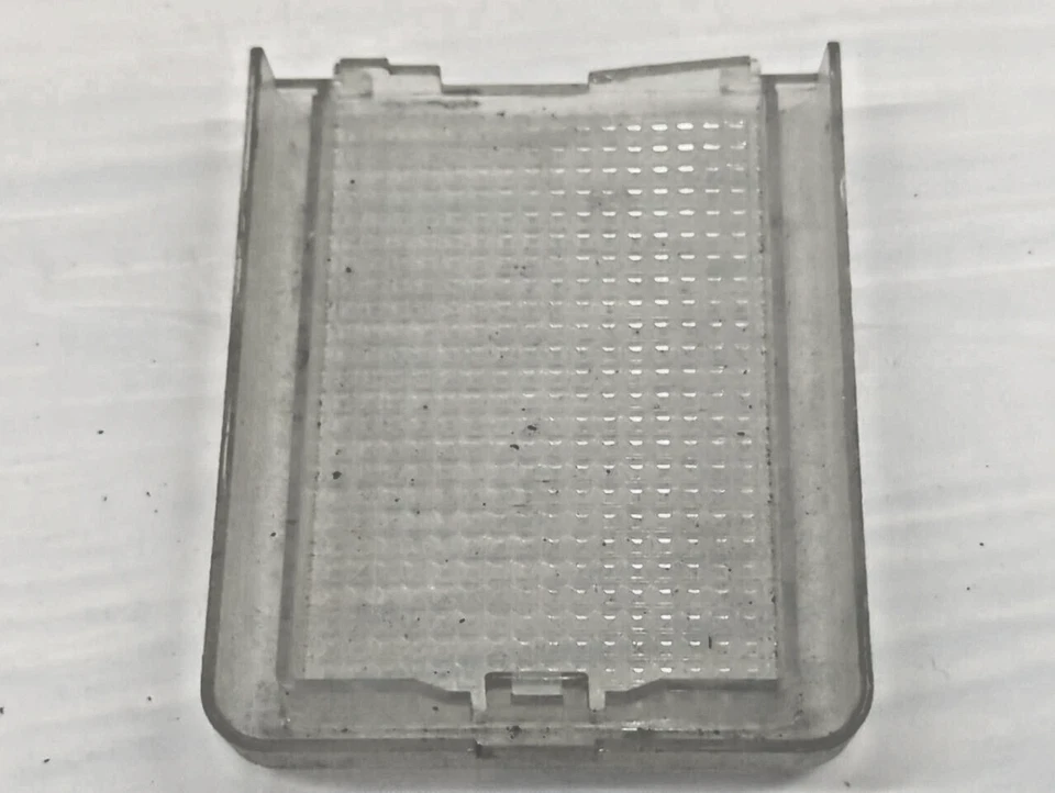 Saturn 21303732 1996-2002 S Series Interior Dome Light Lamp Clear Lens Only Used - Image 4 of 4