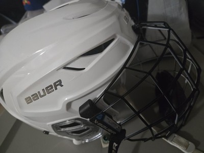 Bauer Hyperlite 2 Ice Hockey Helmet Size Small/Medium (6 7/8 - 7 1/2 cm) Y