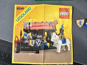 Vintage Lego Legoland 6041-1 Armor Shop Complete 1986 Castle Lion Knights
