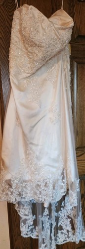 Abito da sposa David's taglia PM senza maniche con paillettes, pizzo e chiffon - Foto 1 di 7
