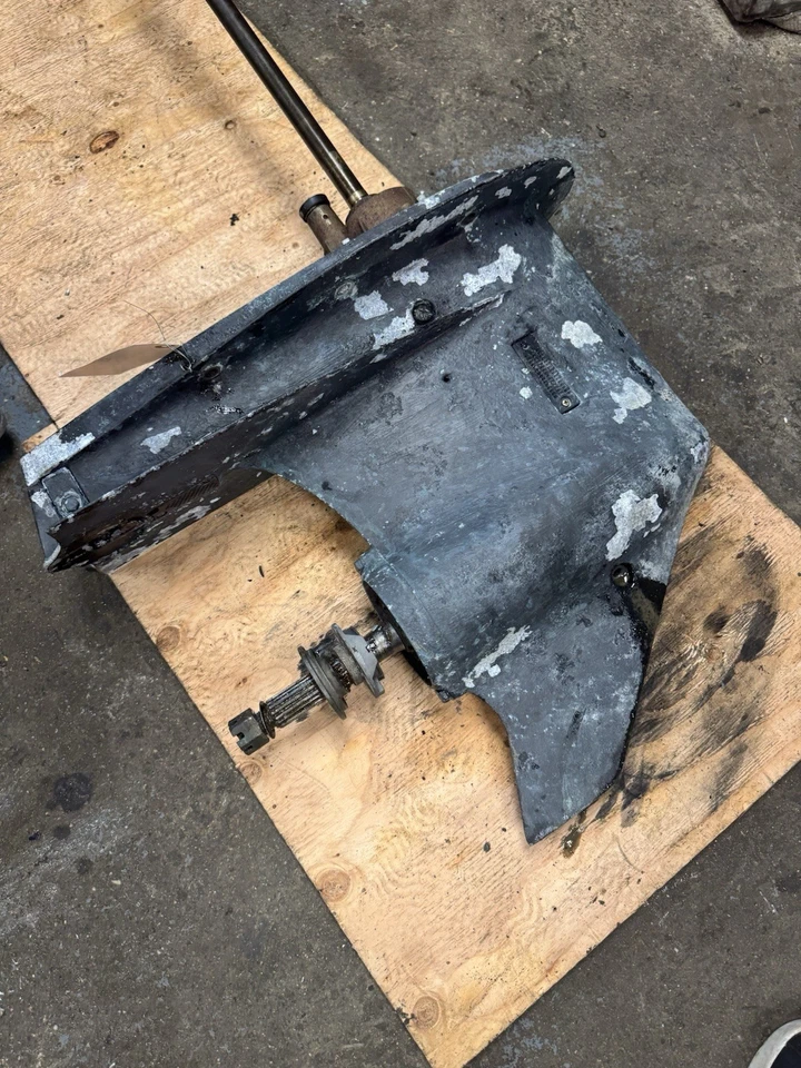 Suzuki DF140 140hp outboard 25” lower unit 1999-2009 Gearcase DF115  4 Stroke - Image 2 of 4