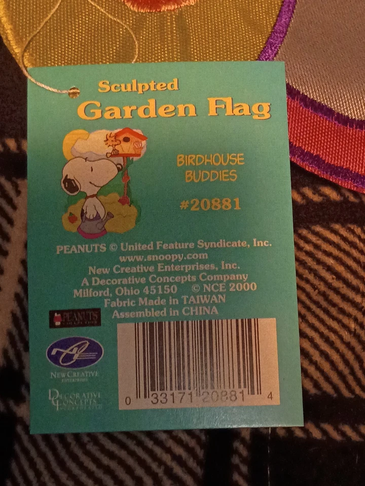 Peanuts Birdhouse Buddies Garden Flag 13" X 18" - Image 2 of 4