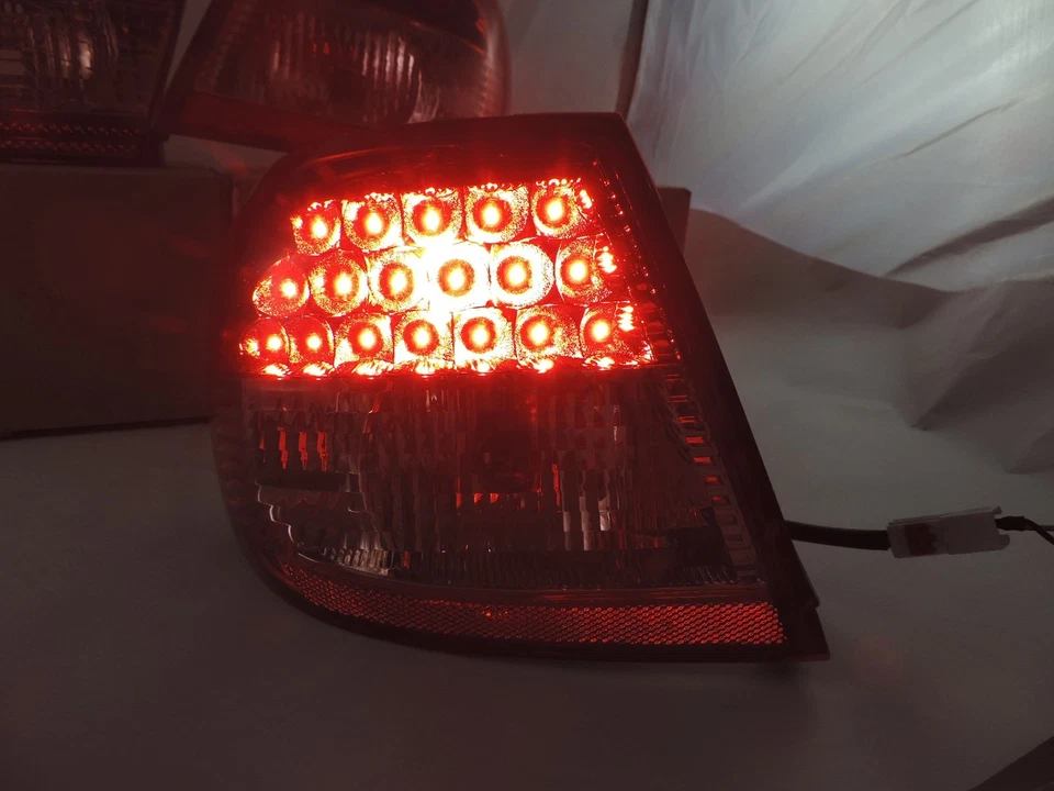 Nuevo Estilo Luces Traseras Laterales LED L ROJAS/CLARAS Para Toyota Corolla 2003~2004~05~2007 Foto 2 de 4