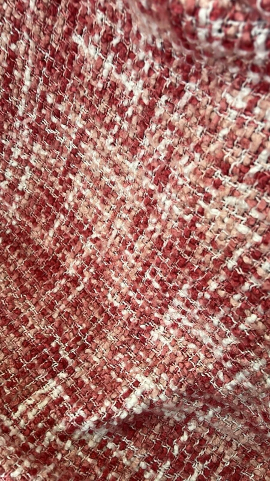 DKNY Chenille Tweed en una manta geométrica 50" X 60" con flecos Foto 3 de 4