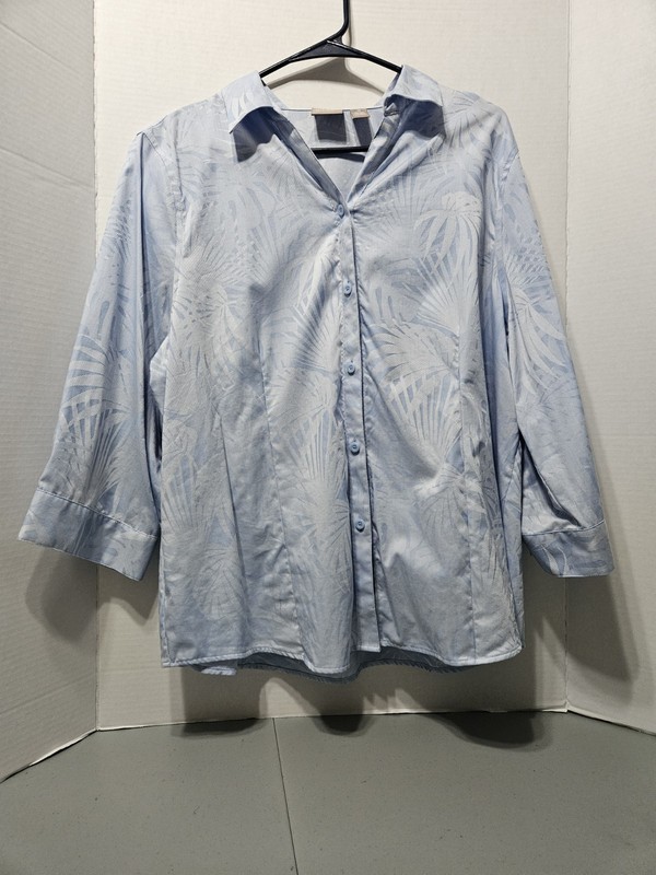 Chico's Size 3 Blue Woman Wrinkle Resistant 