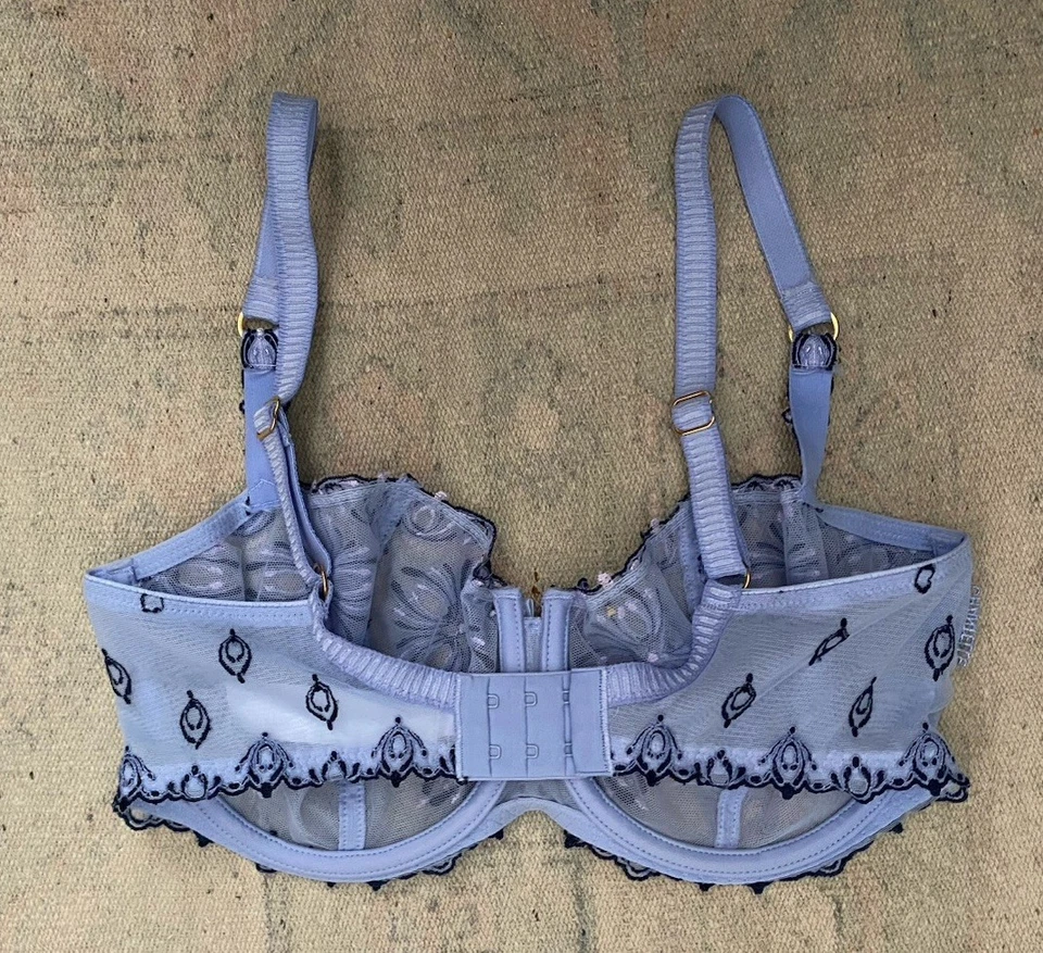 Sutiã Chantelle Champs Elysees de renda sem forro azul lilás #2605 tamanho 32DDD NOVO SEM ETIQUETAS - Imagem 4 de 4